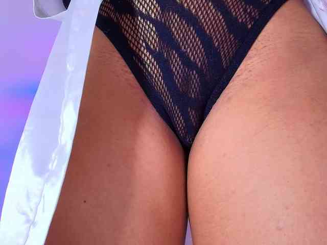 naomi-k webcam