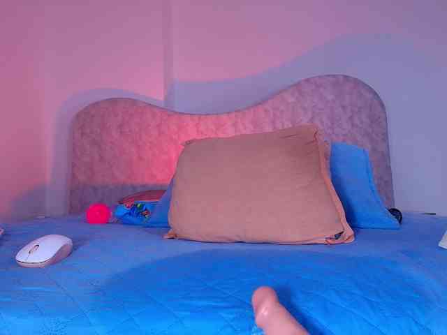 naomi-k Live Webcam on BongaCams