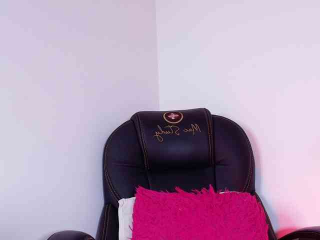 naomi-k webcam