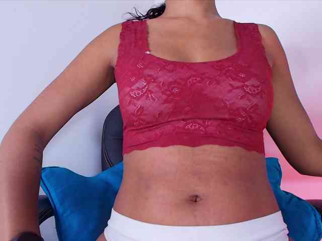 naomi-k webcam
