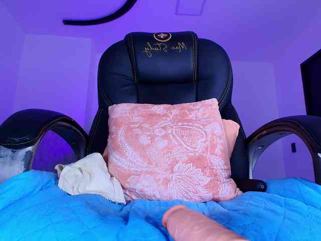 naomi-k webcam