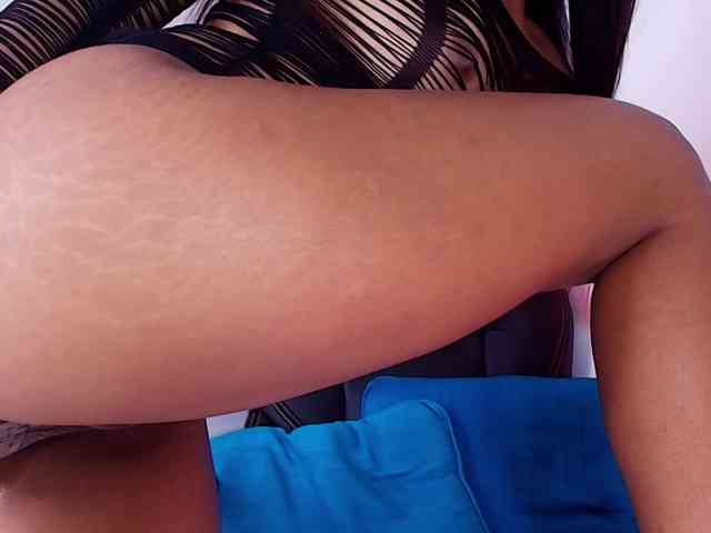 naomi-k webcam