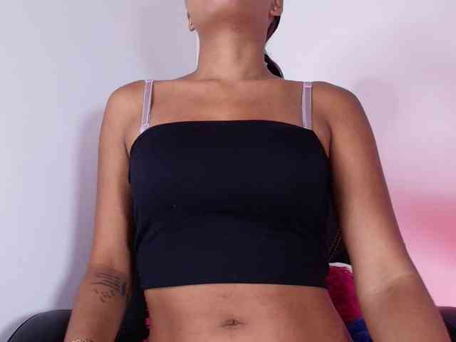 naomi-k webcam