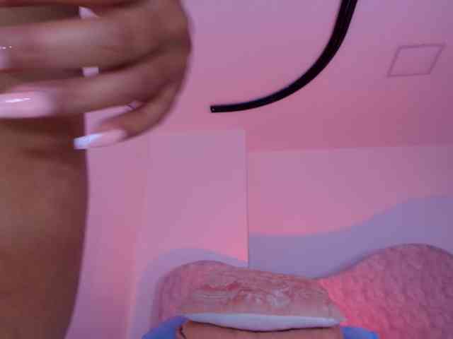 naomi-k webcam