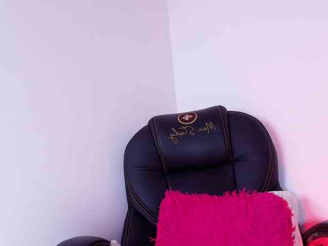 naomi-k webcam