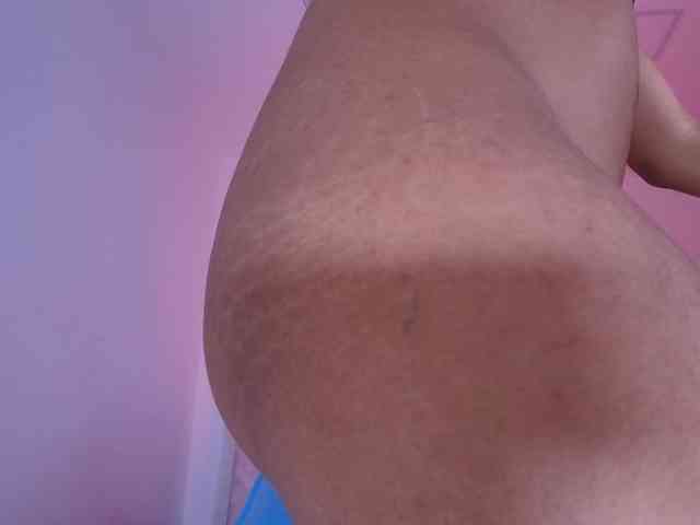 naomi-k webcam