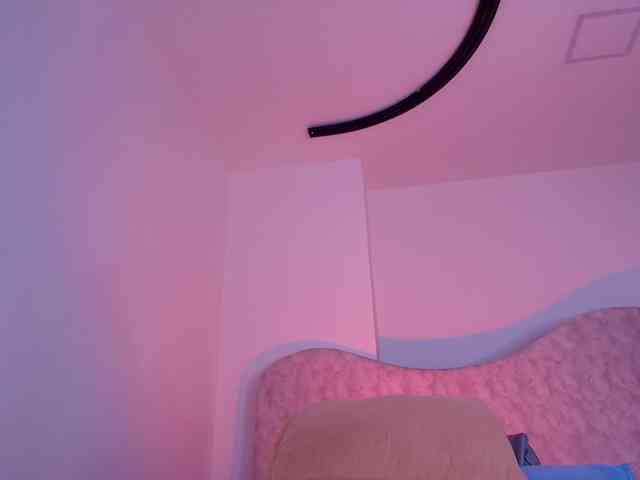 naomi-k webcam
