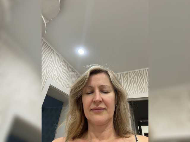 LagoonJoy live cam preview