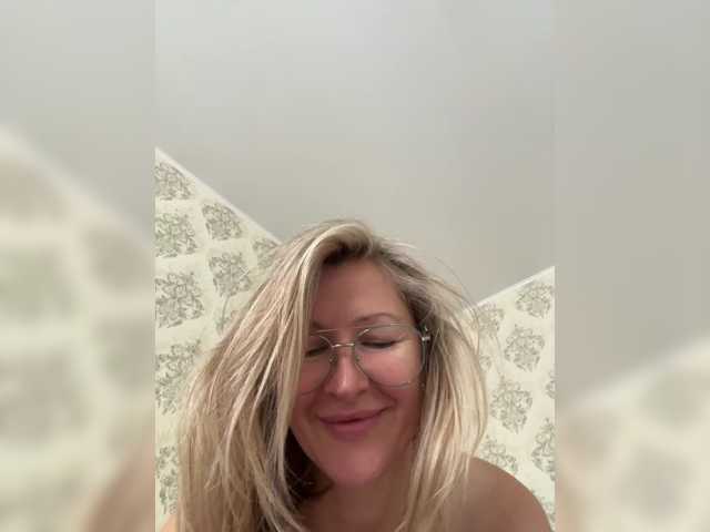 LagoonJoy live cam preview