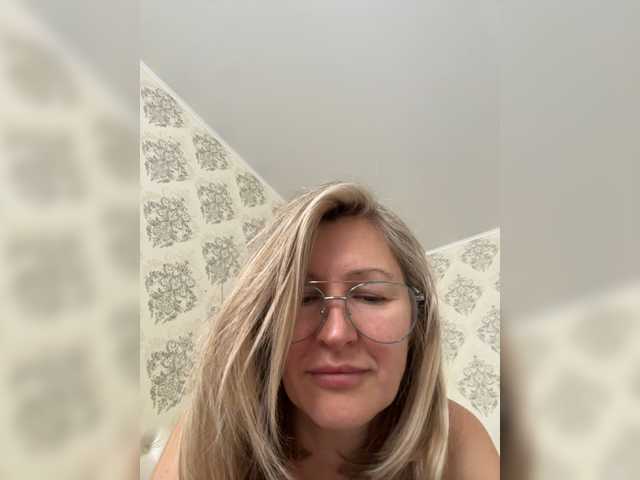 LagoonJoy live cam preview