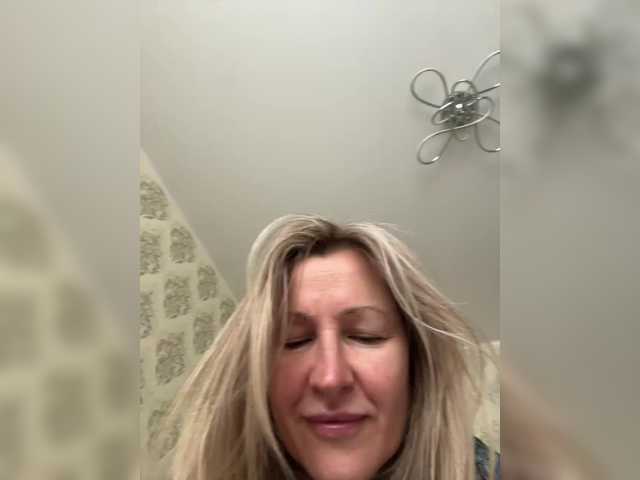 LagoonJoy live cam preview