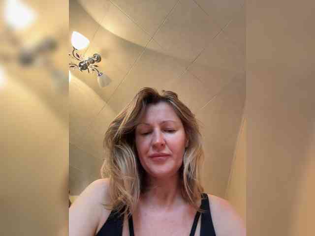 LagoonJoy Live Webcam on BongaCams