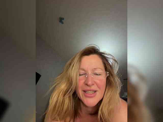 LagoonJoy Live Webcam on BongaCams