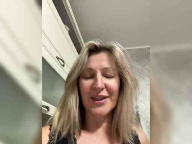 Lagoonjoy's cam show statistics and live stream