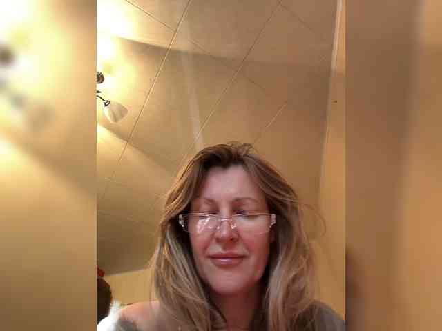 LagoonJoy Live Webcam on BongaCams
