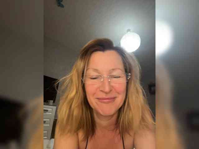 LagoonJoy Live Webcam on BongaCams