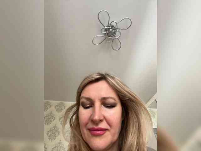 Lagoonjoy's cam show statistics and live stream
