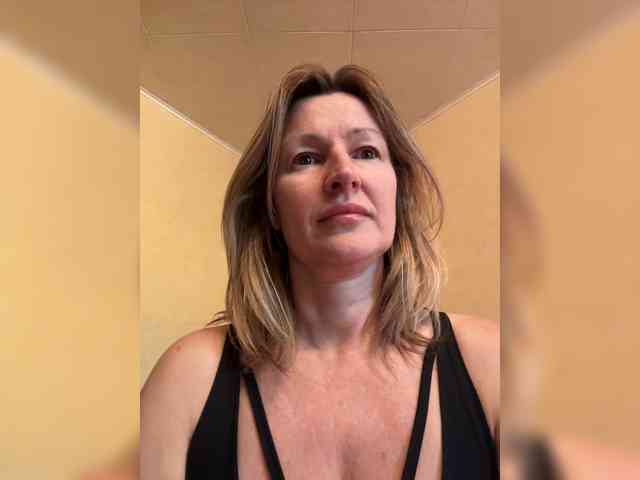 LagoonJoy Live Webcam on BongaCams
