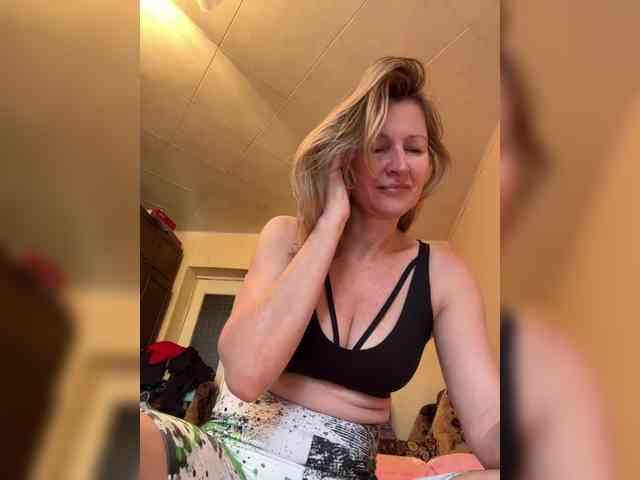 LagoonJoy Live Webcam on BongaCams