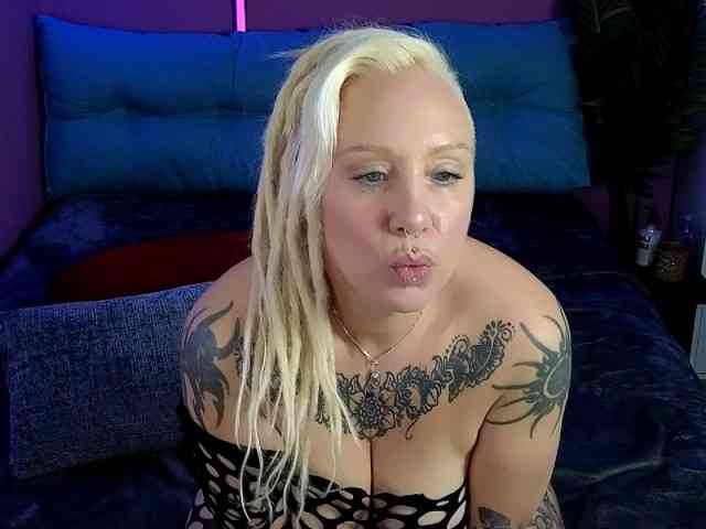 JaninaSecrets webcam