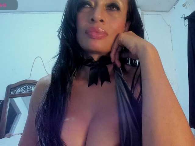 latinaStepStar live cam on BongaCams