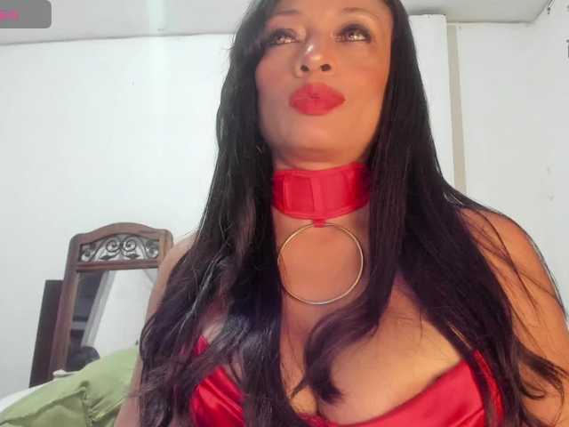 latinaStepStar live cam on BongaCams