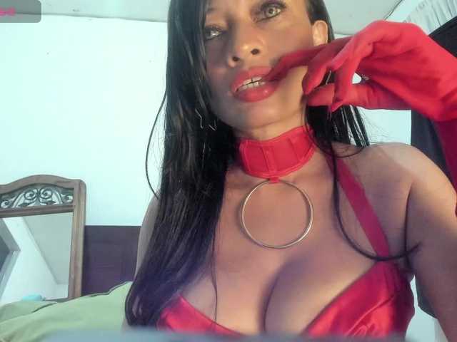 latinaStepStar live cam on BongaCams