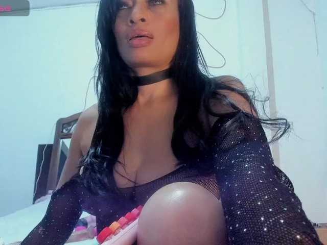 latinaStepStar live cam on BongaCams