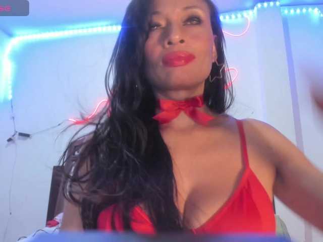 latinaStepStar live cam on BongaCams