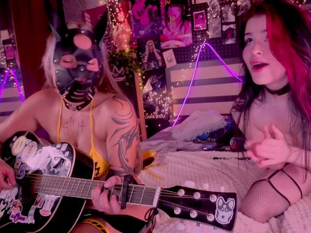 Sex chat gratuit in direct cu DualHornyFire pe BongaCams