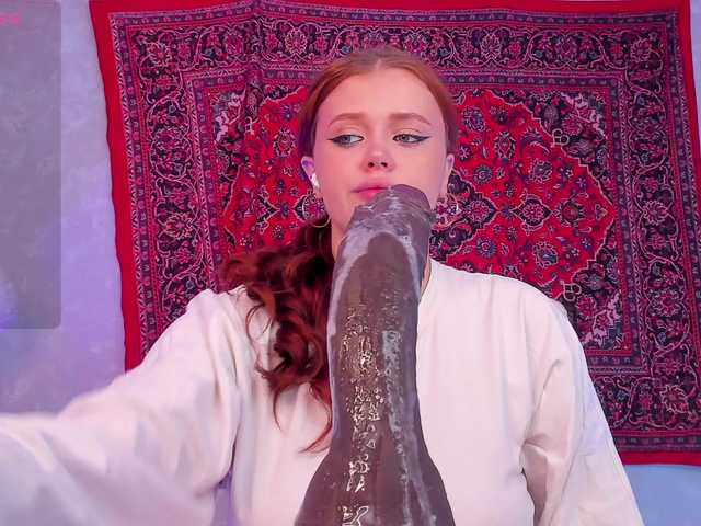 Lilith-Hustle live cam preview