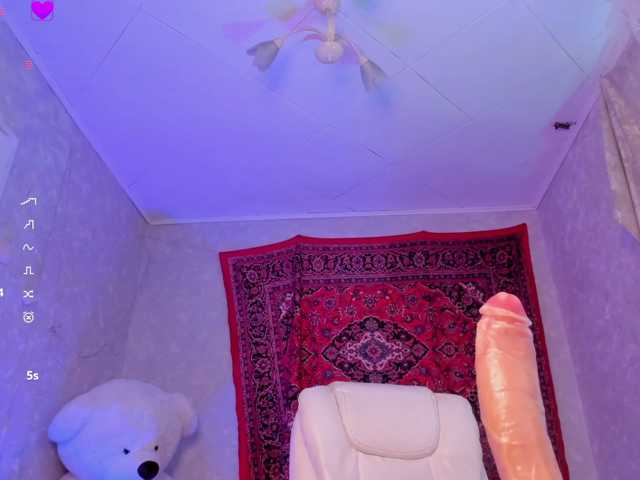 Lilith-Hustle, live now on BongaCams