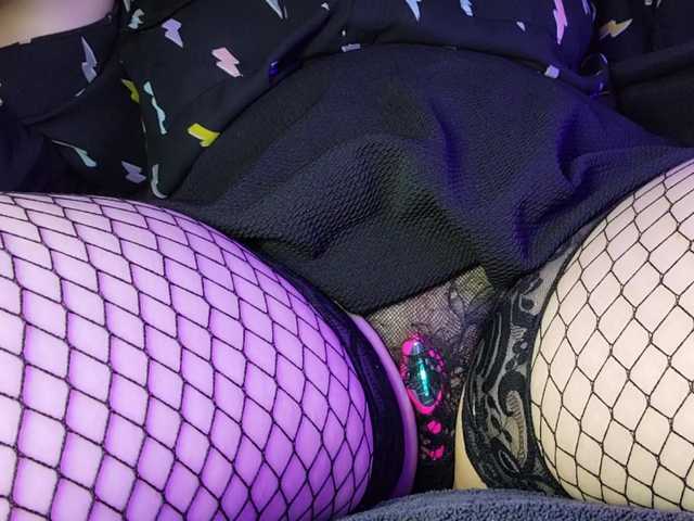 The-Edge-Doll live cam preview