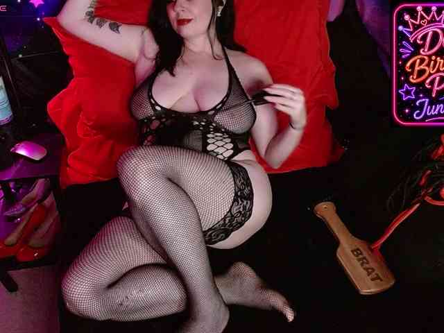 The-Edge-Doll webcam