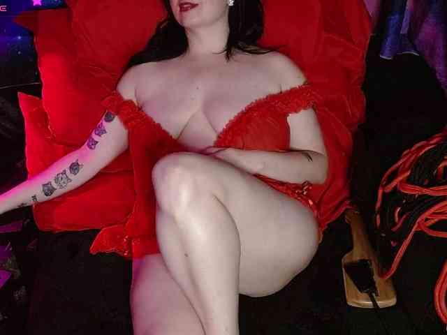 The-Edge-Doll webcam