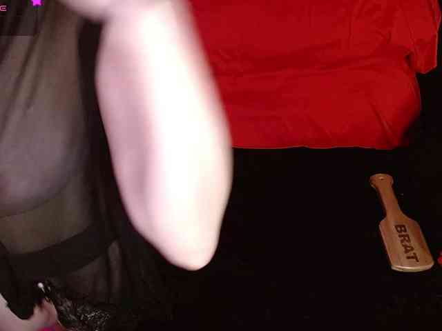 The-Edge-Doll webcam