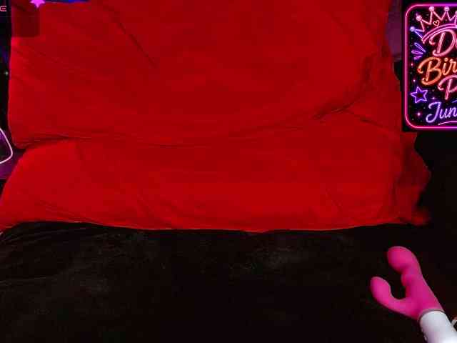 The-Edge-Doll webcam