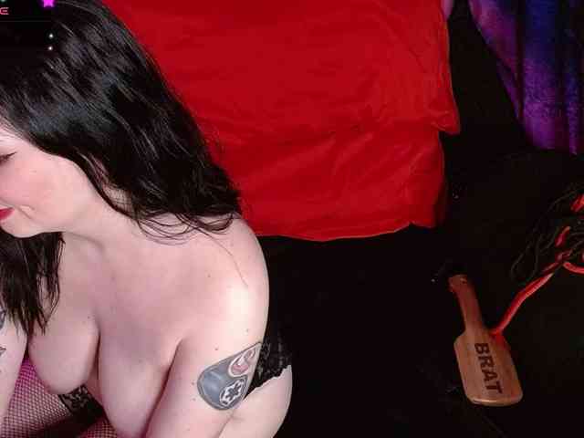 The-Edge-Doll webcam