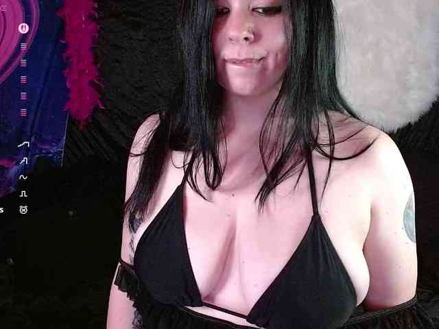The-Edge-Doll
