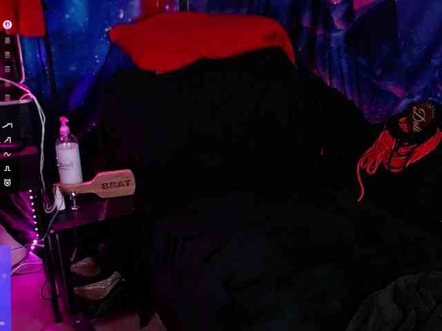 The-Edge-Doll webcam