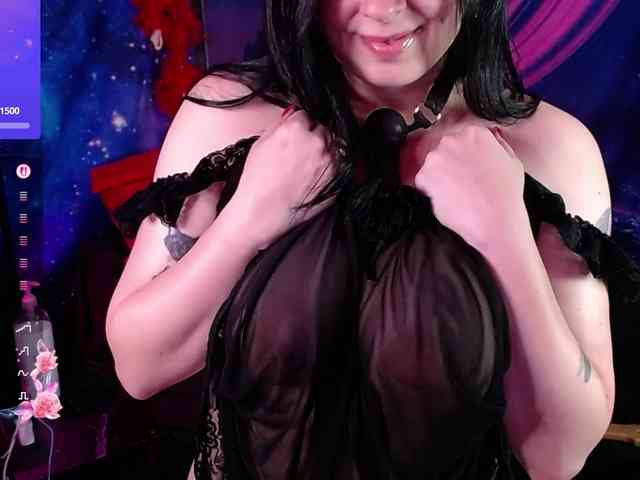 The-Edge-Doll webcam