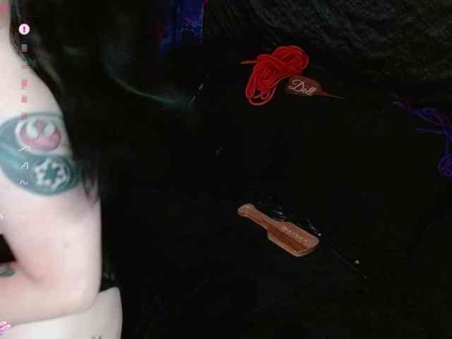 The-Edge-Doll webcam
