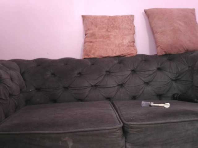 minene-mikami live cam on BongaCams