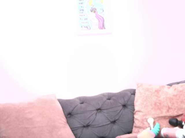 minene-mikami live cam on BongaCams