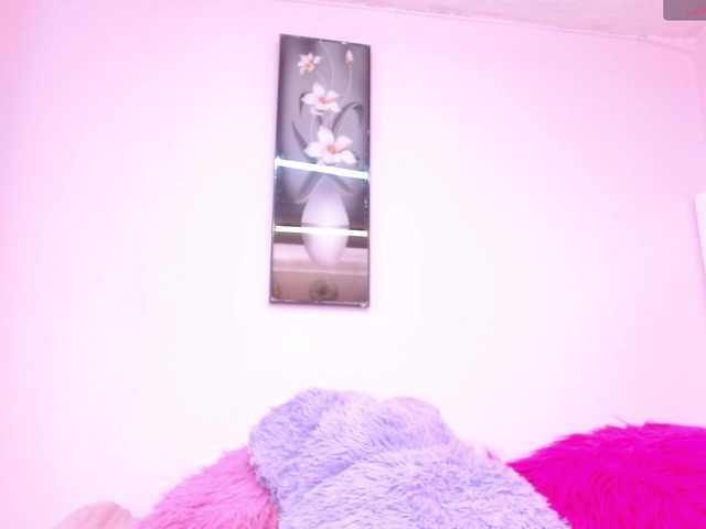 minene-mikami live cam on BongaCams