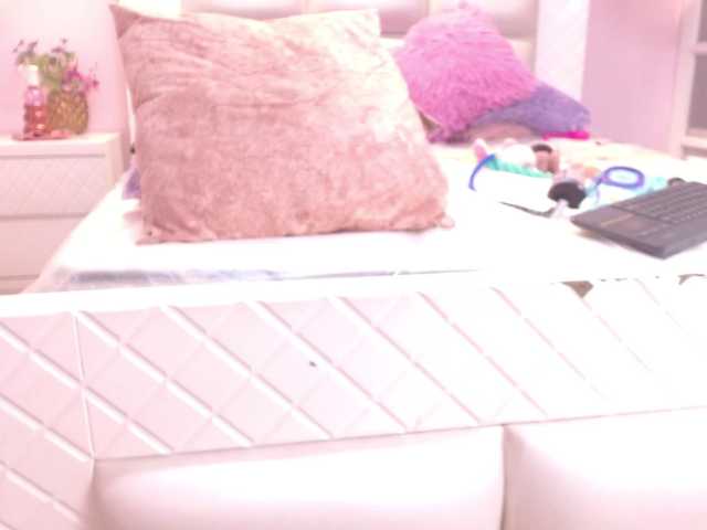 minene-mikami live cam on BongaCams