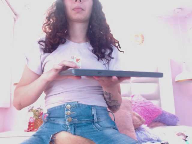 minene-mikami live cam on BongaCams