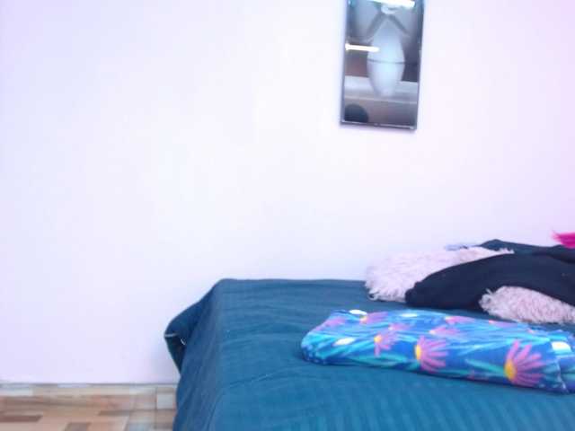minene-mikami live cam on BongaCams