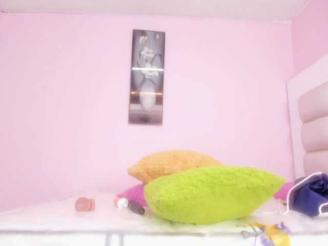 minene-mikami live cam on BongaCams