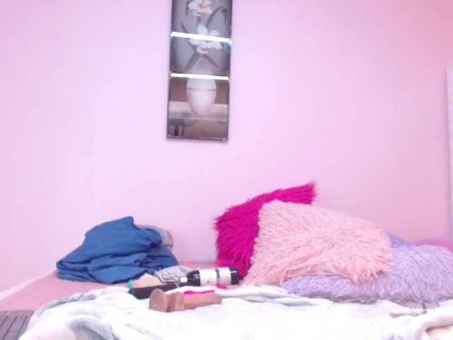 minene-mikami live cam on BongaCams